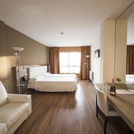 Hotel Duero Laguna de Duero Kültér fotó