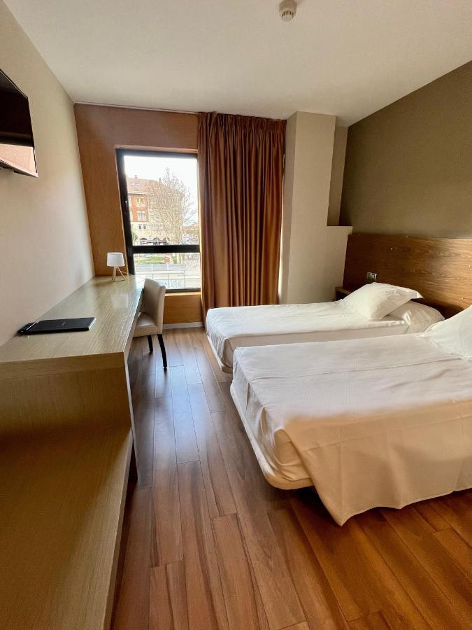 Hotel Duero Laguna de Duero Szoba fotó