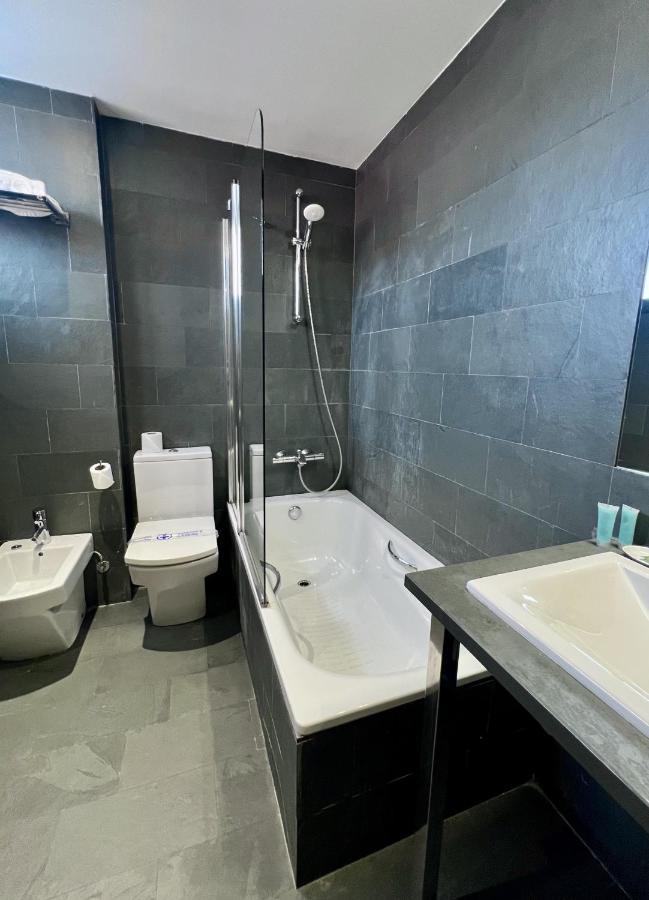 Hotel Duero Laguna de Duero Kültér fotó
